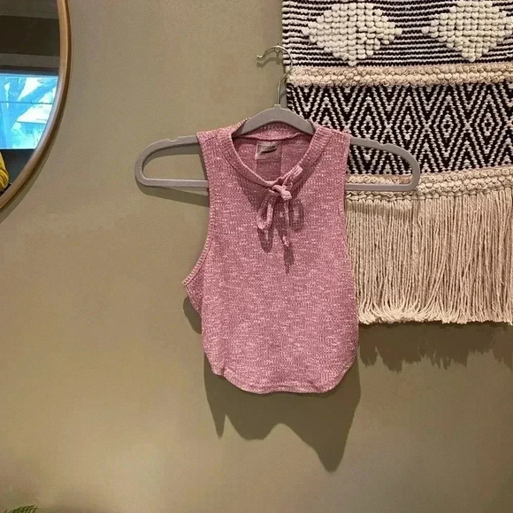 GYMSHARK PINK CROP TANK TOP M - Picture 1 of 4